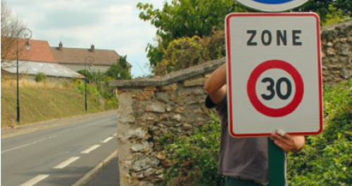 Panneau de ralentissement